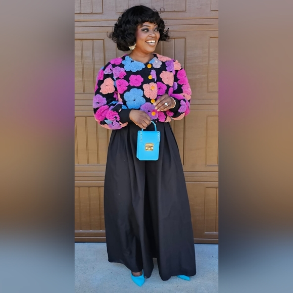 Petals Detailed Blouse - Picture 6 of 8